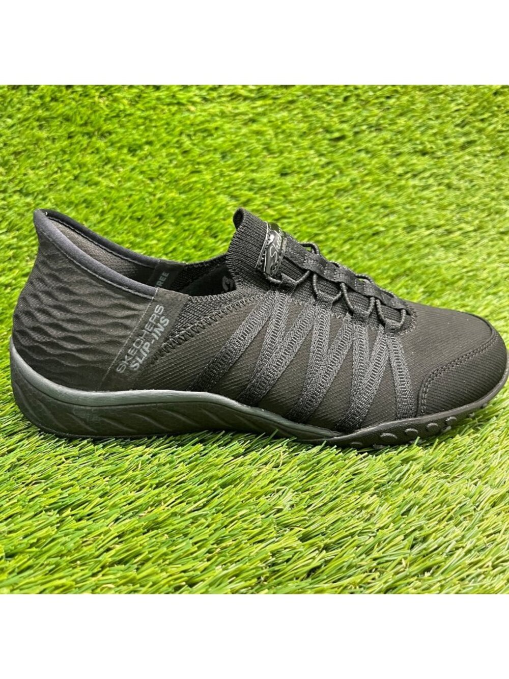 Skechers Breathe Easy Roll With Me Womens Size 6D Black Athletic Shoes Sneakers